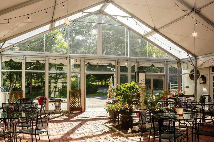 More Photos Of 33 Tenney Hl, Blue Hill Restaurant For Sale