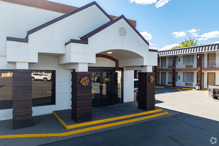 More Photos Of 1015 S Haynes Ave, Miles City Hotel For Sale