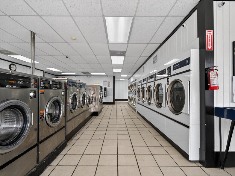 Primary Photo Of 217 State St, Ashley General Retail For Sale