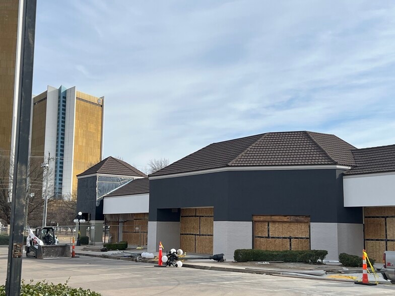 More Photos Of 8138 S Lewis Ave, Tulsa Unknown For Lease