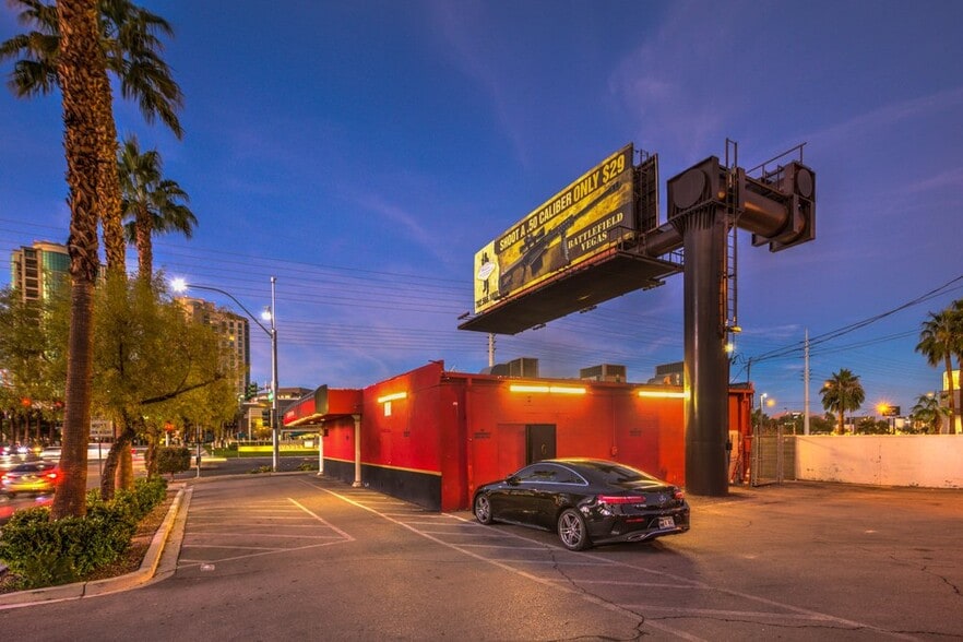More Photos Of 311 E Flamingo Rd, Las Vegas Freestanding For Sale