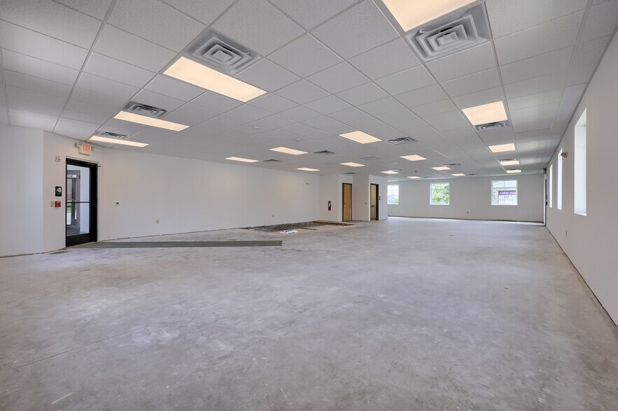 More Photos Of 84 Doe Run Rd, Manheim Medical For Lease