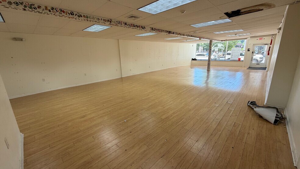 More Photos Of 135-137 Northampton St, Easton Storefront Retail Residential For Lease