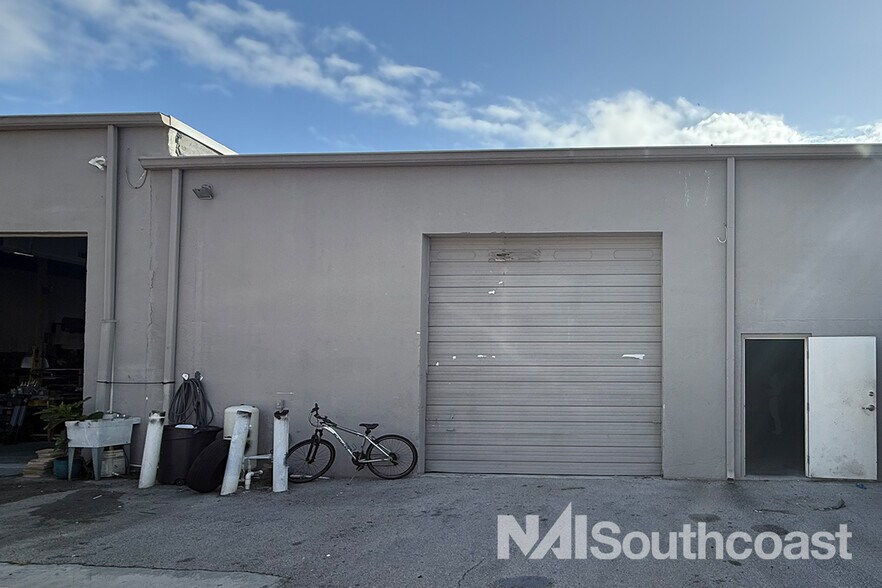 More Photos Of 3700-3758 SE Dixie Hwy, Stuart General Retail For Lease