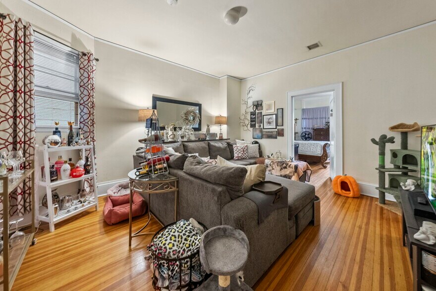 More Photos Of 303-309 Maple St, Perth Amboy Storefront Retail Residential For Sale