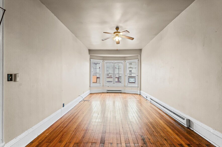 More Photos Of 125 S Market St, Paxton Specialty For Sale