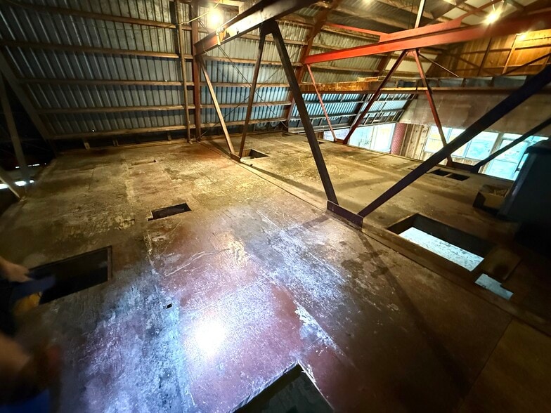 More Photos Of 905 W Trenton Ave, Morrisville Freestanding For Lease