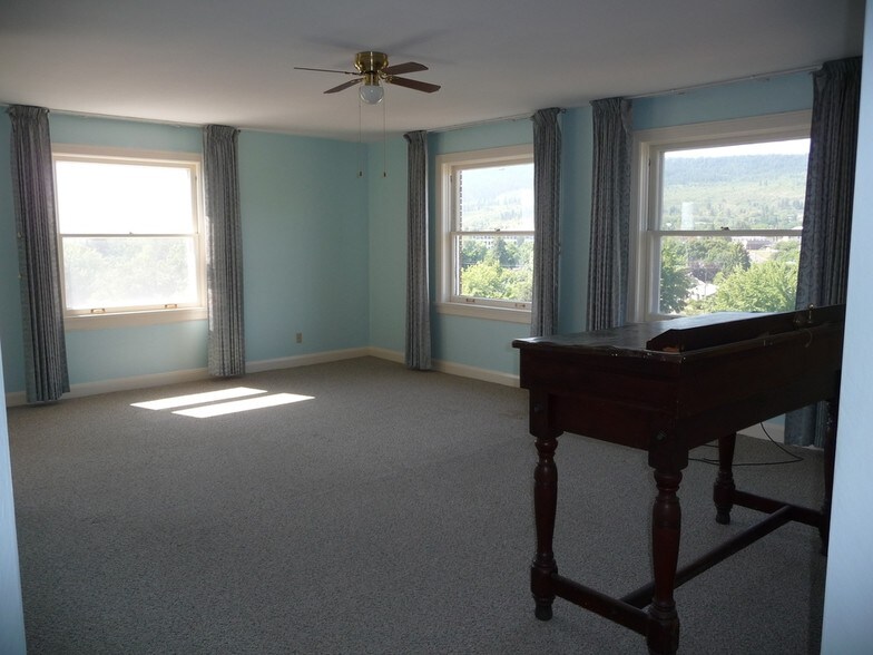More Photos Of 105 Fir St, La Grande Apartments For Sale