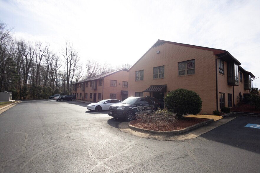 More Photos Of 14377-14389 Hereford Rd, Woodbridge Medical For Sale