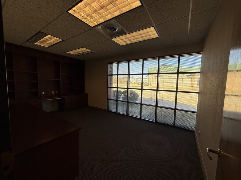 More Photos Of 6940 S Utica Ave, Tulsa Office For Sale
