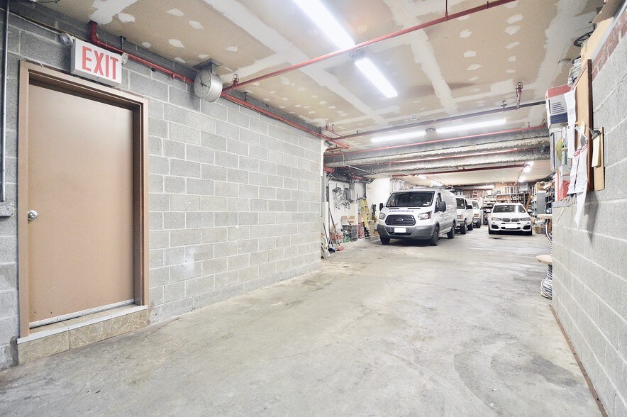 More Photos Of 410-412 W 48th St, New York Apartments For Lease