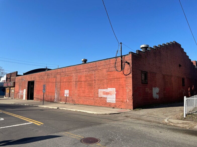 More Photos Of 1015 12th NE st, Canton Industrial For Sale