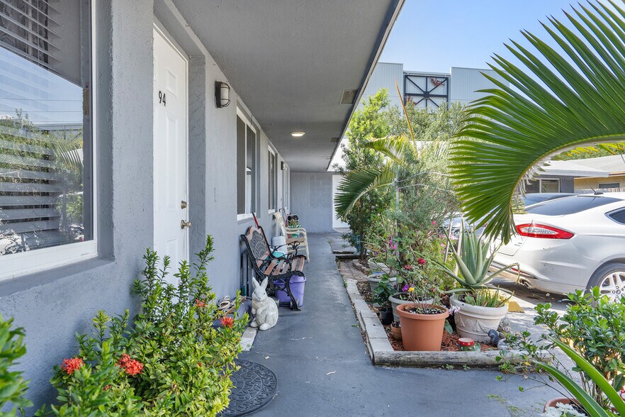 More Photos Of 86 NE 36th Ct, Oakland Park Apartments For Sale