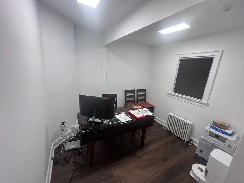 More Photos Of 735 Broad St, Shrewsbury Office Residential For Sale