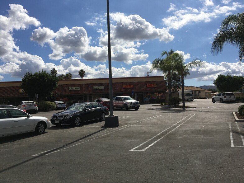More Photos Of 1750-1788 E Los Angeles Ave, Simi Valley Freestanding For Lease