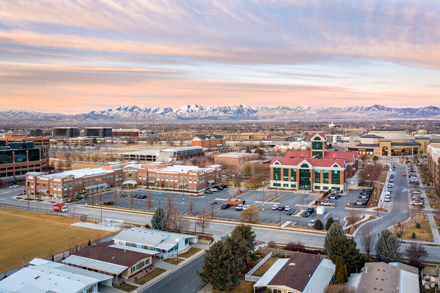 More Photos Of 126 W Sego Lily Dr, Sandy Office For Lease