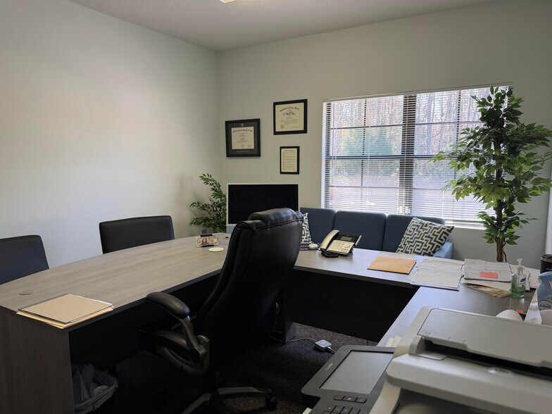 More Photos Of 3450 Dunn Ave, Jacksonville Unknown For Lease