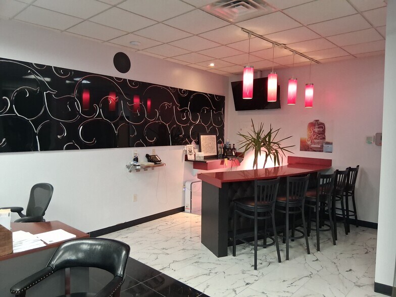 More Photos Of 800 S Morrison Ave, Collinsville Warehouse For Sale