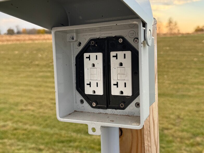 More Photos Of N643 Boulder Rd, Watertown Distribution For Sale