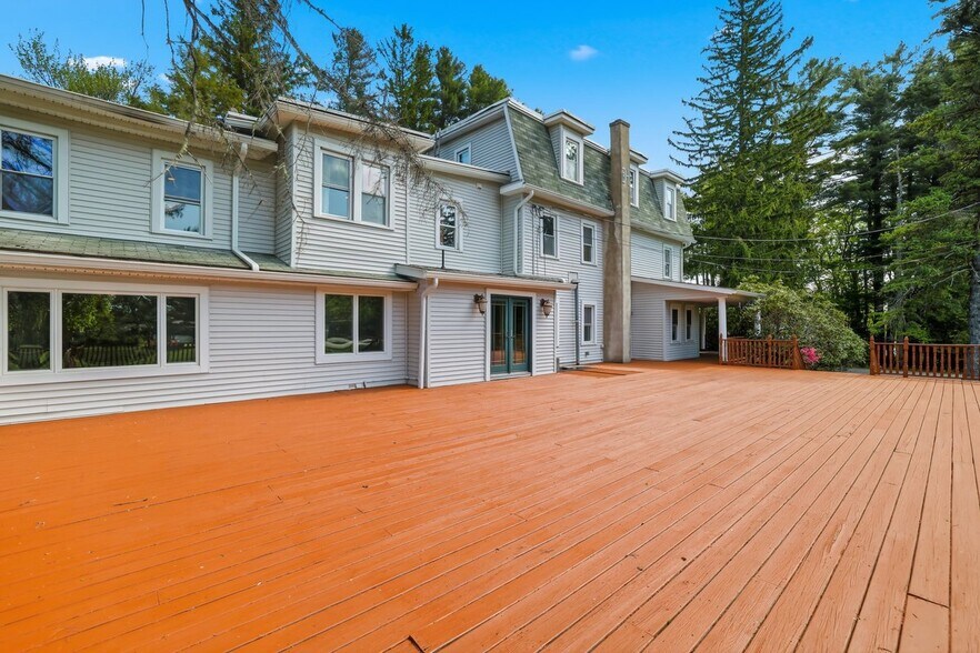 More Photos Of 1015 PA-390, Greentown Specialty For Sale