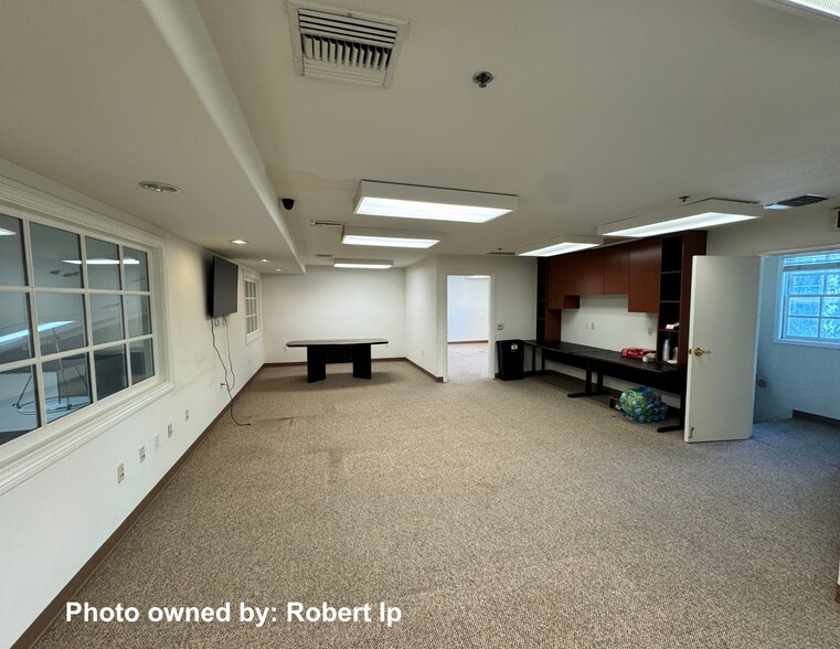 More Photos Of 2366 Huntington Dr, San Marino Freestanding For Lease