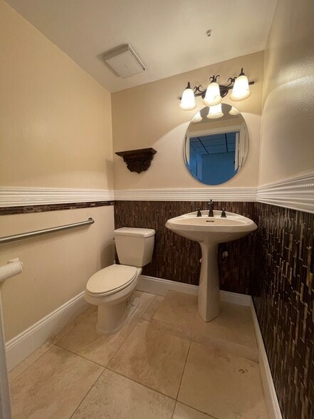 More Photos Of 3975 20th St, Vero Beach Medical For Lease