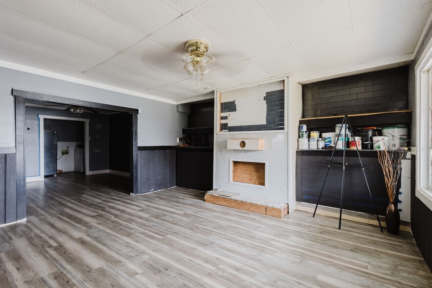 More Photos Of , Lexington Specialty For Sale