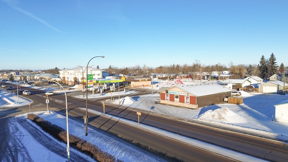 More Photos Of 5922 50 Ave, Stettler Storefront Retail Office For Sale