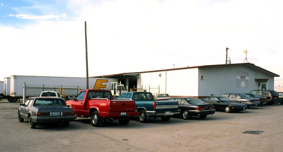 Primary Photo Of 6121 Hall St, Saint Louis Truck Terminal For Sale