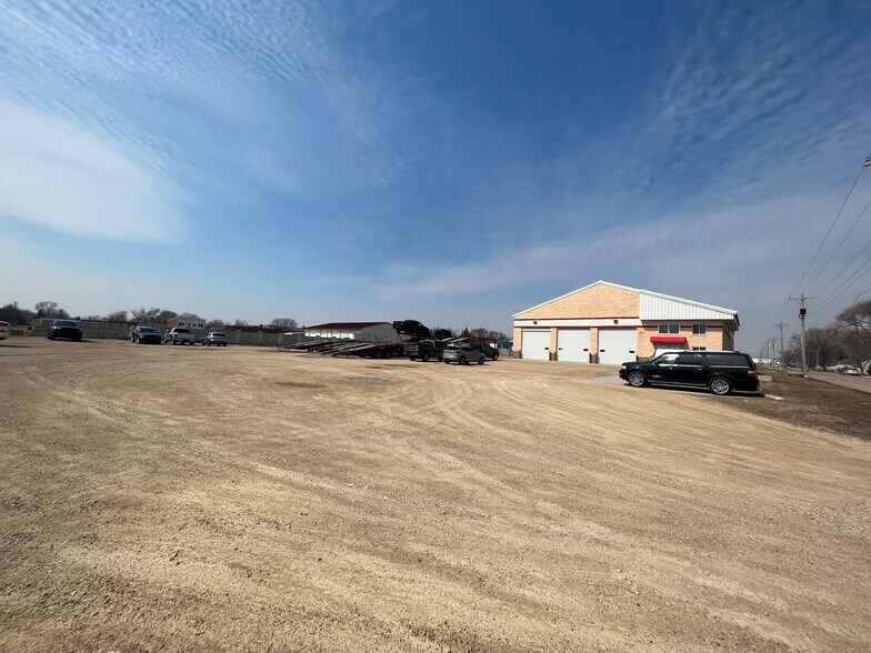 More Photos Of 409 NE 11th St, Austin Warehouse For Lease