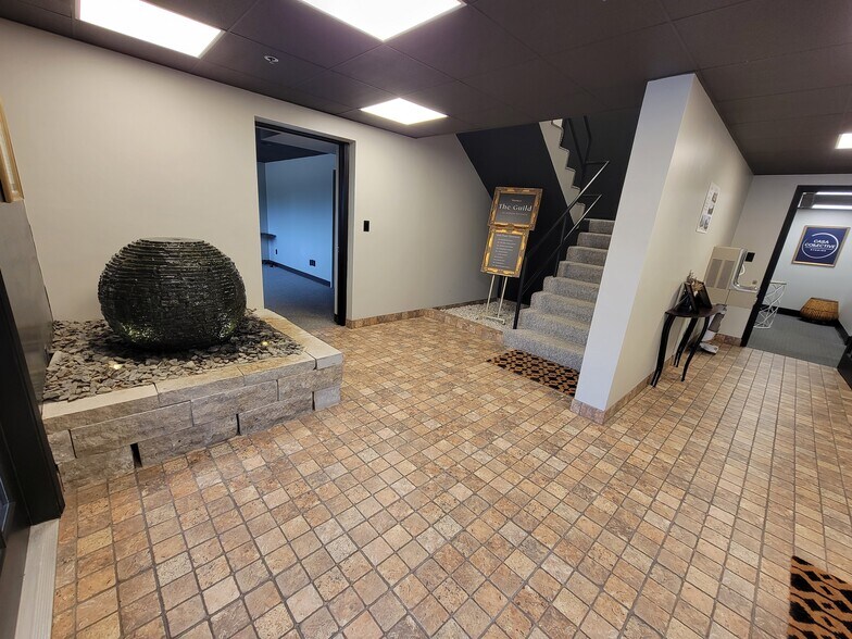 More Photos Of 21415 W Greenfield Ave, New Berlin Medical For Lease