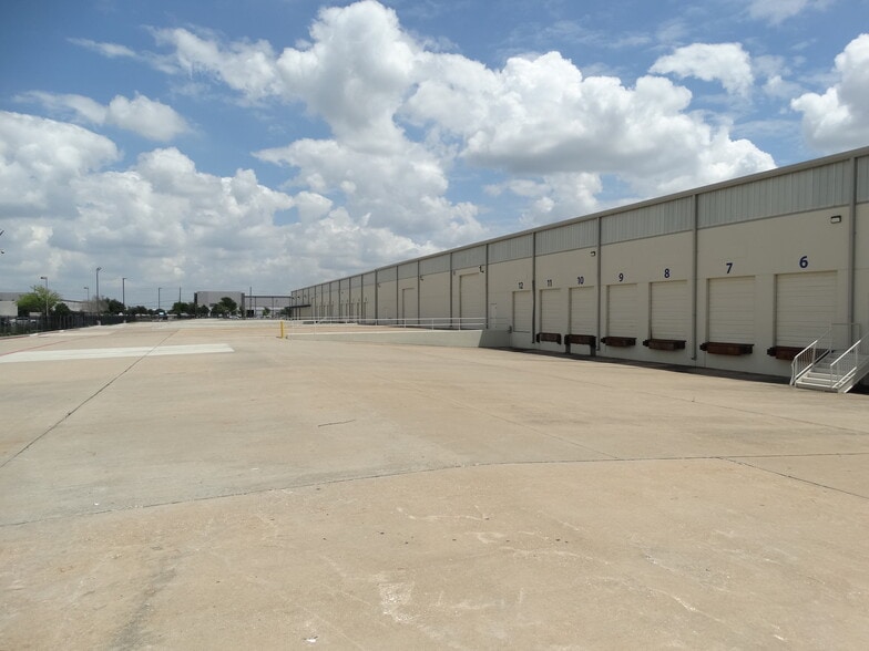 More Photos Of 7390 Northcourt Rd, Houston Warehouse For Lease