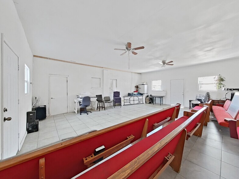 More Photos Of 3201 E Genessee St, Tampa Religious Facility For Sale