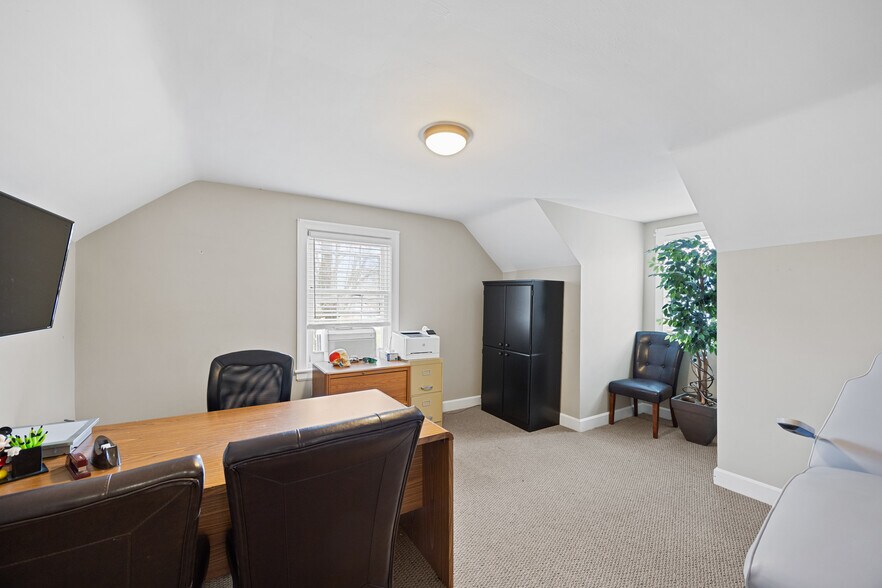 More Photos Of 4816 Greenwood Rd, Louisville Medical For Lease