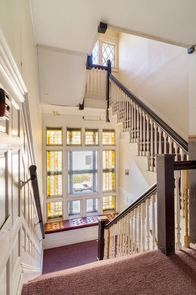 More Photos Of 17 Monmouth St, Somerville Apartments For Sale