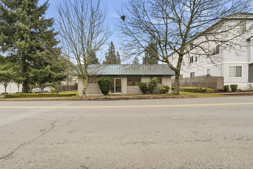 More Photos Of 3004 SE 50th Ave, Portland Office For Sale