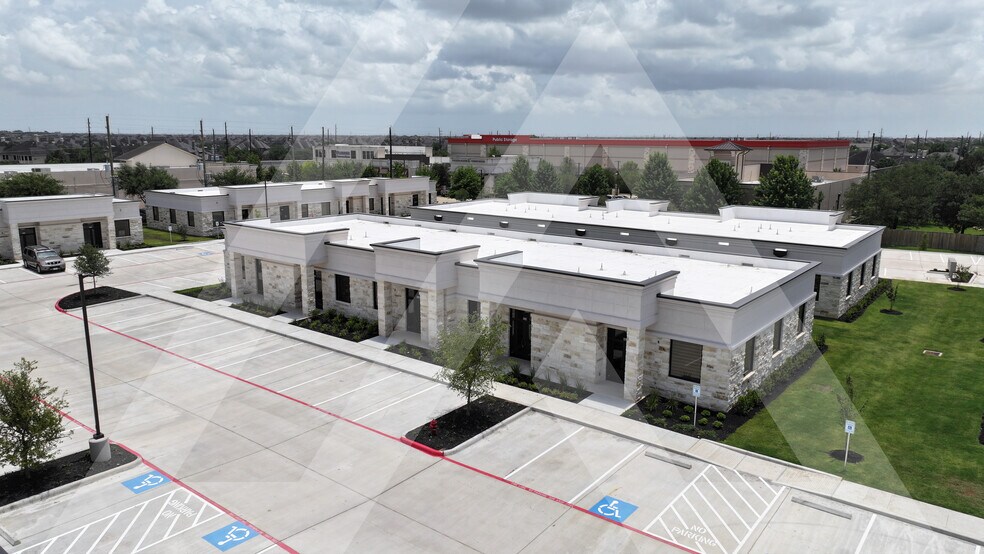 More Photos Of 28111 S Firethorne Rd, Katy Medical For Lease