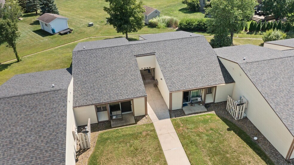 More Photos Of 111 Bannon Dr, Dwight Apartments For Sale