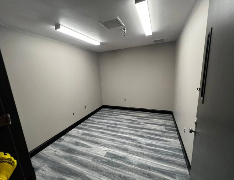 More Photos Of 780 King George Blvd, Savannah Warehouse For Lease