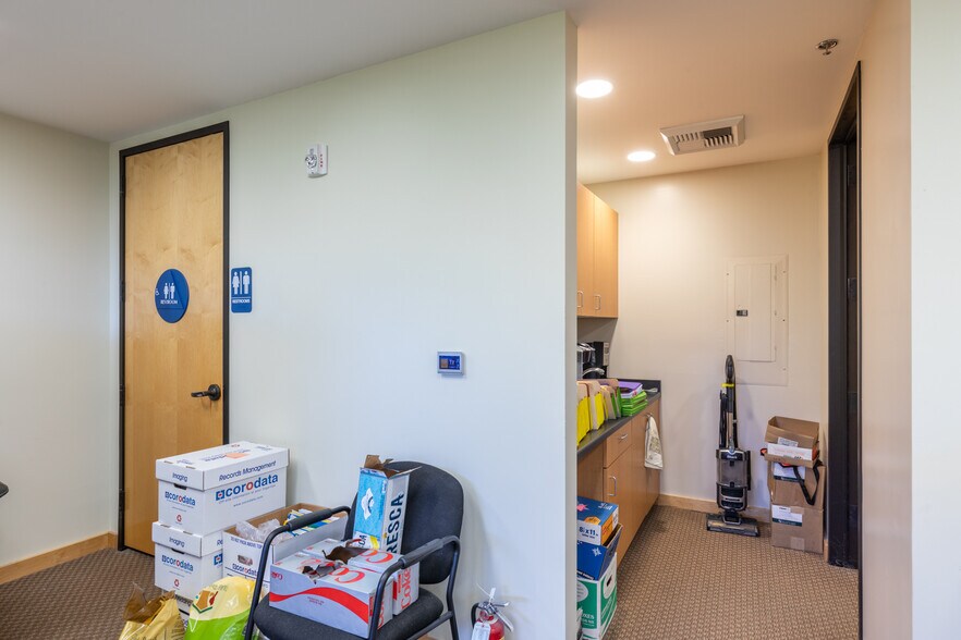 More Photos Of 690 De Long Ave, Novato Office For Sale