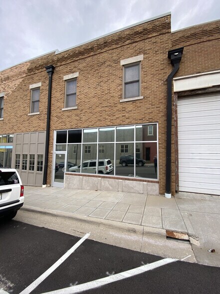 More Photos Of 509 W Olive St, Springfield General Retail For Sale