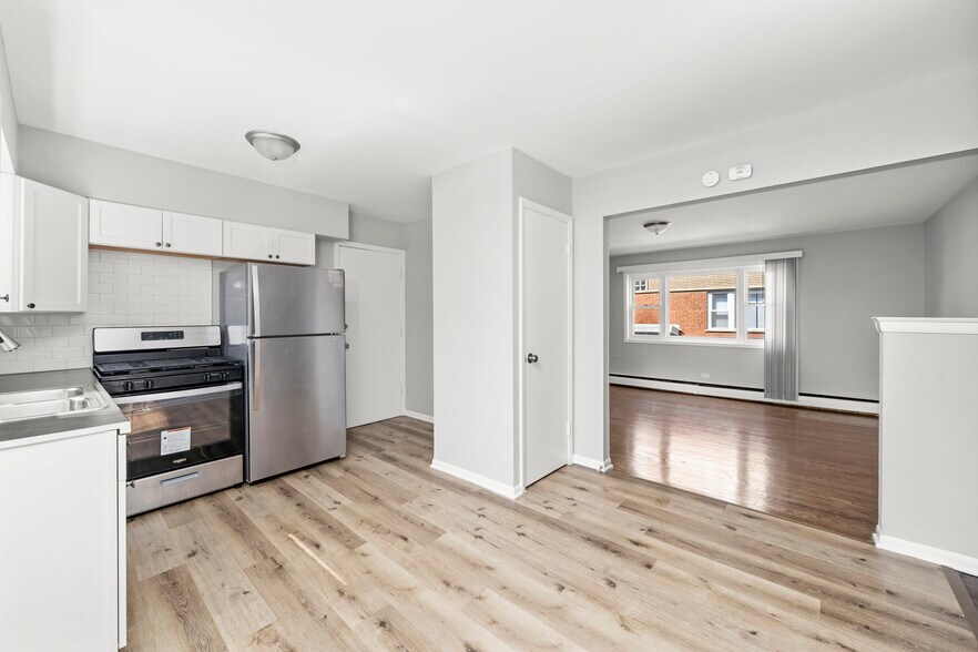 More Photos Of 3625 147th St, Midlothian Apartments For Sale