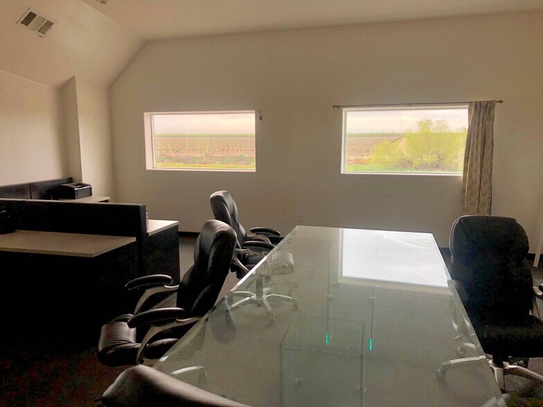 More Photos Of 6785 Rd 136, Earlimart Warehouse For Sale