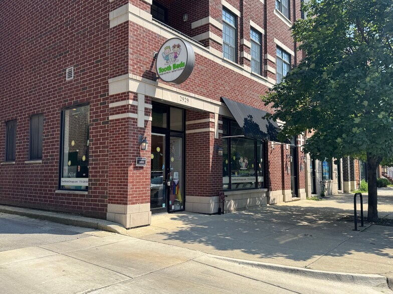 Primary Photo Of 2927-2929 N Southport Ave, Chicago Storefront Retail Residential For Lease