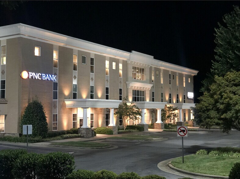 More Photos Of 2150 Country Club Rd, Winston-Salem Office For Lease