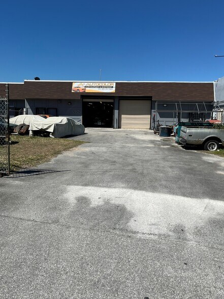 More Photos Of 12250-12282 SW 117th Ct, Miami Service For Sale