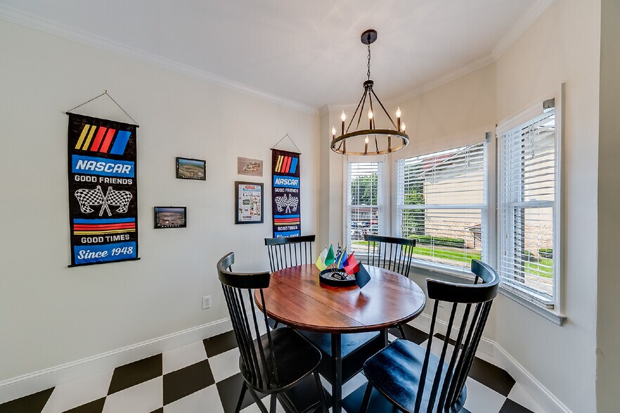 More Photos Of 892 Edelweiss Strasse, Helen Hotel For Sale