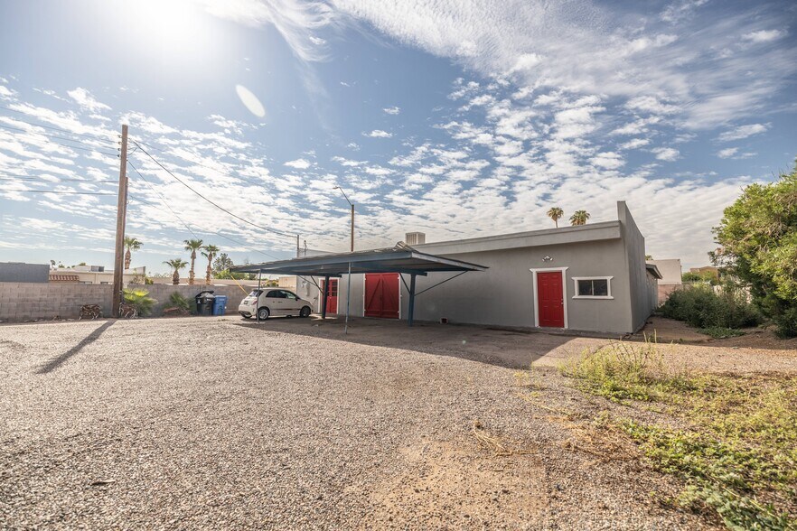 More Photos Of 2423 W Campbell Ave, Phoenix Warehouse For Lease