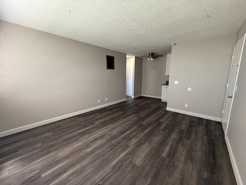 More Photos Of 1121 E 6th St, National City Apartments For Sale