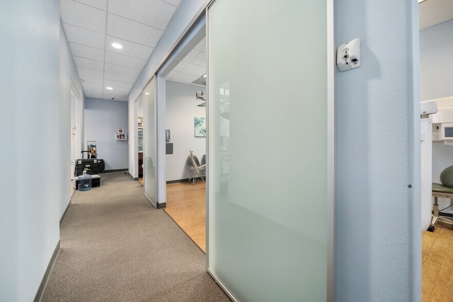 More Photos Of 106 Gateway Center Dr, Paso Robles Office For Lease